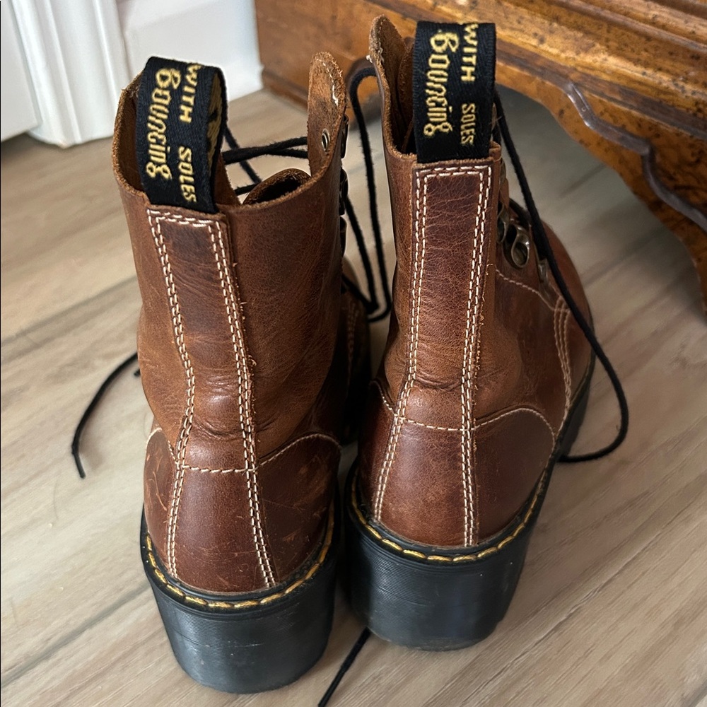 Dr Marten Leona lace up combat boots size 5 - Picture 4 of 9